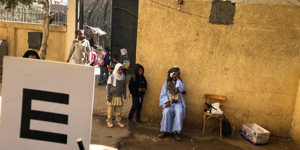 People in upper Egypt get an eye health check-up by Magrabi Foundation