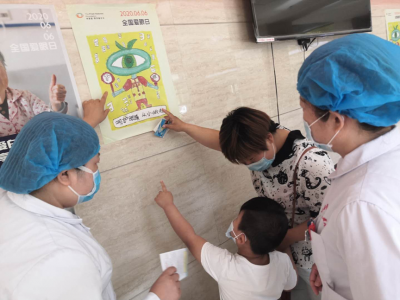 A doctor from The People’s Hospital of Hutubi county shared eye health knowledge with patients