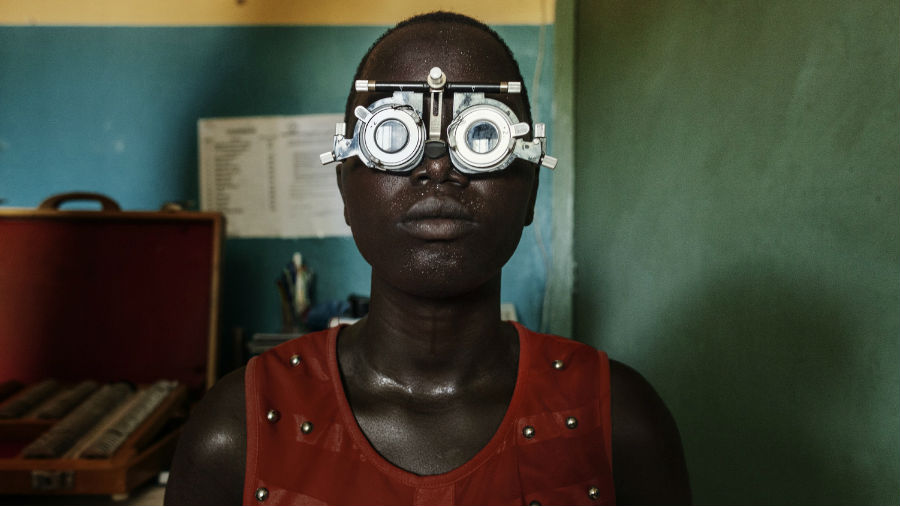 Girl gets her eyes checked/ Story: 2018 in Review: IAPB Africa