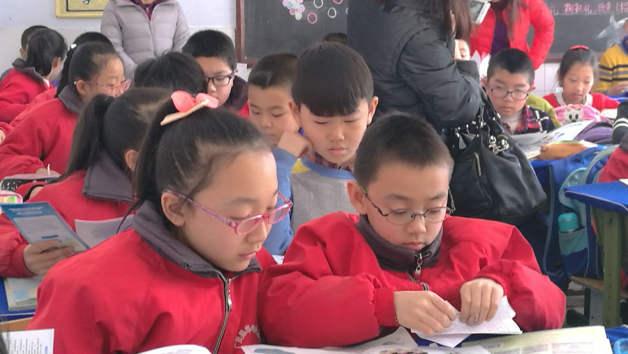 Two fourth graders with myopia in a county in China/ Orbis China/ Story: The Chinese Government takes steps to tackle myopia in children