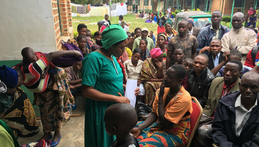 Talking to patients/ Story: Provision of comprehensive quality eye care in the Western Regions of Tanzania by the German Committee for the Prevention of Blindness 