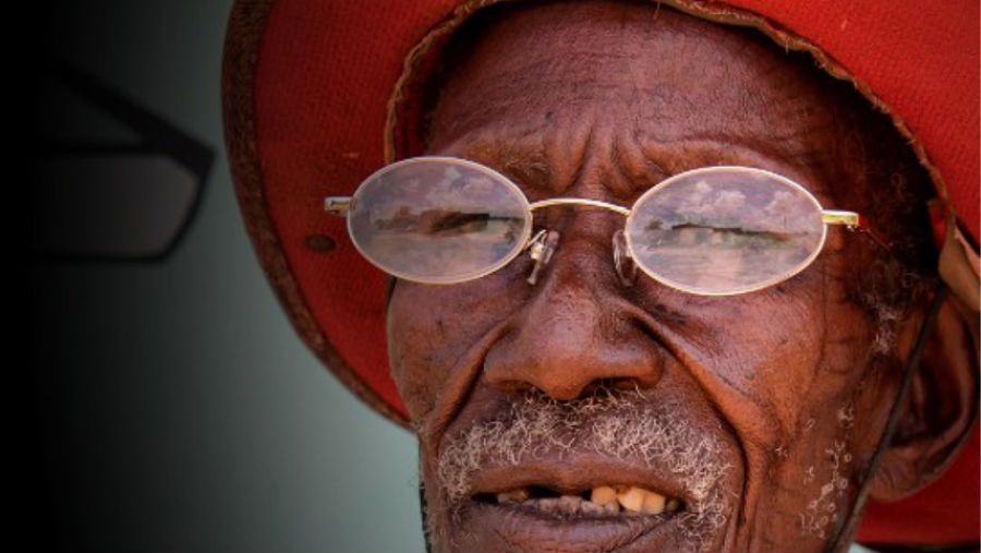 An old man with spectacles